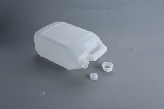 4L Προσαρμόσιμο πλαστικό Jerry Can Σφιχτό κεφάλι τετράγωνο σχήμα υλικό HDPE 2mm πάχος τοίχου 30mm εξωτερική διάμετρος